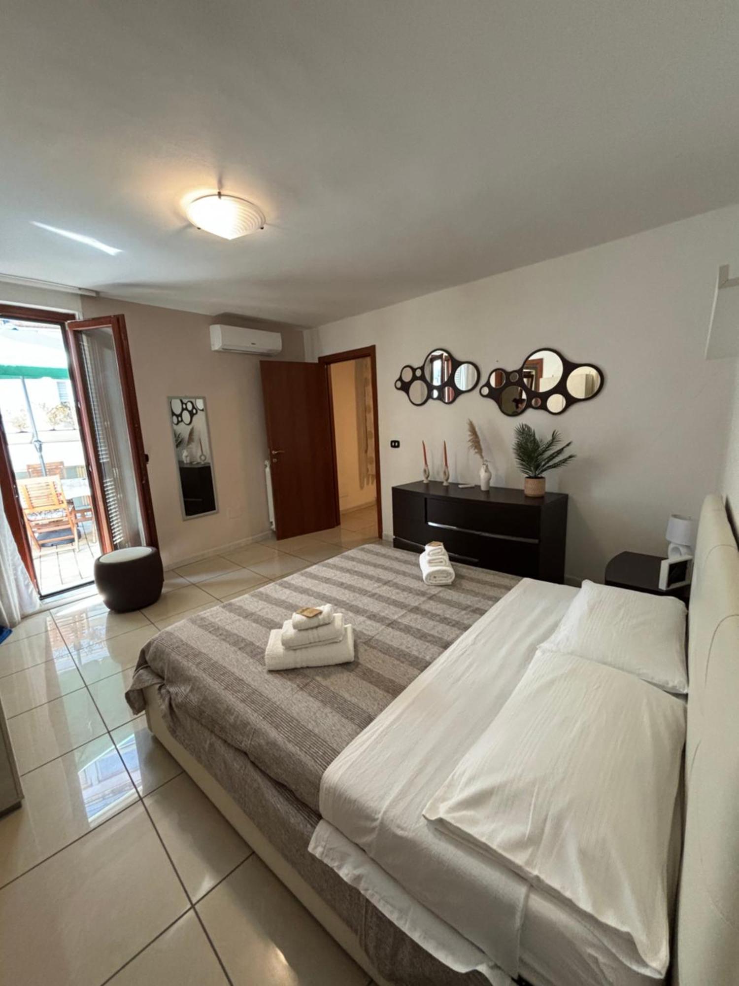 Le Muse Apartment Caserta Luaran gambar